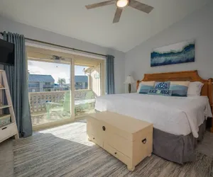 Photo 4 - Seaside Cottage With Water Views!