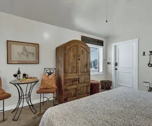 Photo 2 - Tejas Suite Walking Distance to Main St!