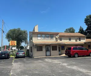 Photo 2 - Hotel O Best Rest Inn Springfield US 36