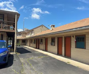 Photo 3 - Hotel O Best Rest Inn Springfield US 36