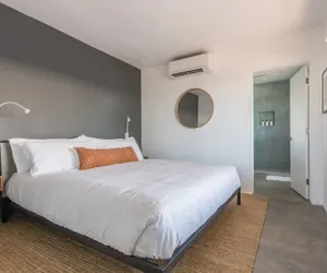 Photo 3 - Skull Rock Cottage - Walk To Town & Hot Tub, Star Gazing 1 Bedroom Home