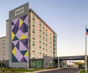 Photo 2 - Spark By Hilton Madison Central