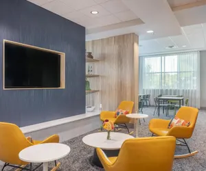 Photo 4 - Spark By Hilton Madison Central