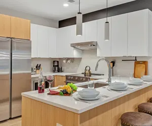 Photo 2 - Hyve - Southern Comfort - Walk to Broadway