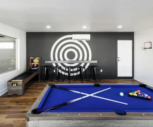 Photo 2 - Sunburst Estate - Pool - Hot Tub - Tons of Games!