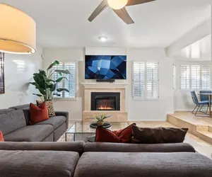 Photo 3 - Kierland Charm - Private Yard w/ Pool, Golf & More