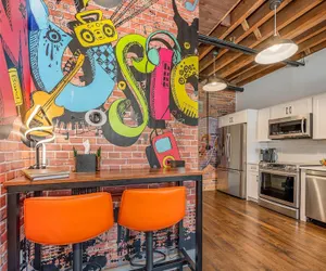 Photo 5 - Lowkey - Pool & Gym - Mins to Broadway