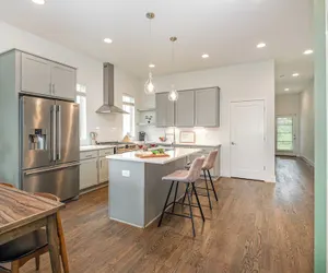 Photo 5 - Limbo - In Cumberland Heights - Mins to Germantown