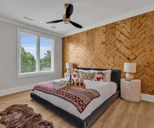 Photo 3 - Bass - Private Rooftop - 8 Mins to Broadway