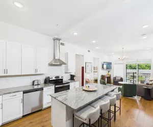 Photo 4 - Gallatin Retreat-private Balcony-in East Nashville