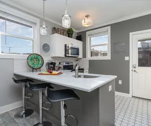 Photo 4 - Opulent Pearl - Private Patio - Mins to Broadway