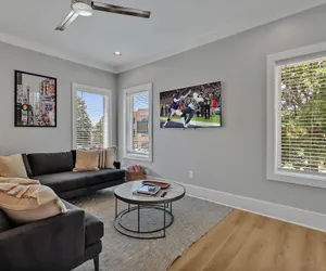 Photo 4 - Tenor - Private Rooftop - 8 Mins to Broadway