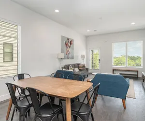 Photo 3 - Jade - Private Patio and Balcony - Near Germantown