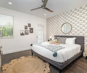 Photo 2 - Jade - Private Patio and Balcony - Near Germantown