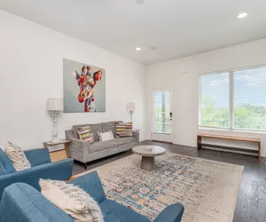 Photo 4 - Jade - Private Patio and Balcony - Near Germantown