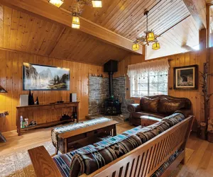 Photo 2 - Craftsman Hideaway #630