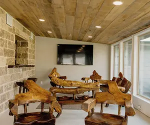 Photo 3 - The Hotel Henry