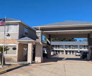 Photo 2 - Platinum Inn and Suites Houston