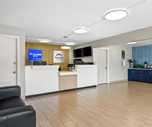 Photo 3 - Suburban Studios