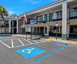 Photo 2 - Suburban Studios