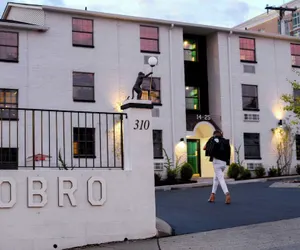 Photo 4 - Sleeps 24 Group-friendly Sobro Stay Near Music & Downtown by Avantstay