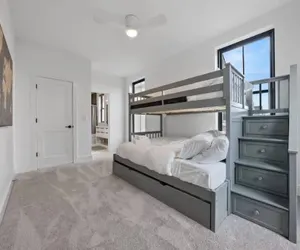 Photo 3 - Jungle House Premier Residences – Downtown Columbus & Short North