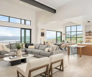 Photo 2 - Mountain Lover by Avantstay Luxe Escape w/ Views Hot Tub, Gym, Movie Theater