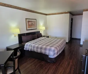 Photo 4 - American Inn & Suites