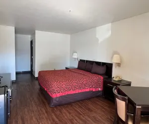 Photo 5 - American Inn & Suites