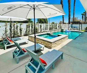 Photo 2 - Palm Luxe Estate Luxury Desert Retreat With Pool