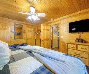 Photo 4 - Sunset Ridge Cozy Cabin for 6