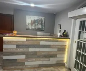 Photo 2 - The Avalon Lodge
