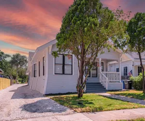 Photo 2 - 3BR 3BA Urban Escape Just Minutes From Downtown