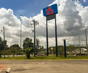 Photo 2 - Motel 6 – Lake City, Fl – Medical Center