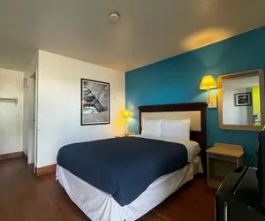 Photo 3 - Parkside Inn by PHG - Sweetwater