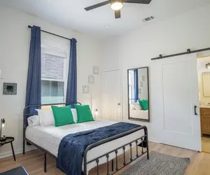 Photo 3 - 3br/3ba Urban Escape Just Minutes From Downtown!