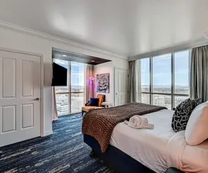 Photo 5 - Suite Hub LV at Signature Sphere View