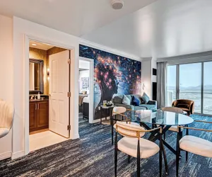Photo 4 - Suite Hub LV at Signature Sphere View