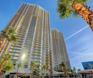 Photo 2 - Suite Hub LV at Signature Sphere View