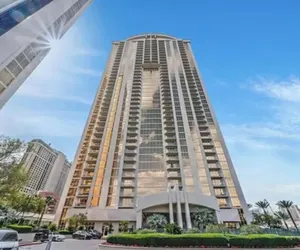 Photo 3 - Suite Hub LV at Signature Sphere View