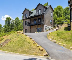 Photo 5 - New Cabin w Indoor Swim Spa Hot Tub Gameroom