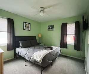 Photo 4 - Blue Cottage With Game Room Deck & Hot Tub