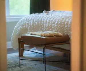 Photo 3 - Modern 2 BD Cabin With hot tub & Games & Central Loc