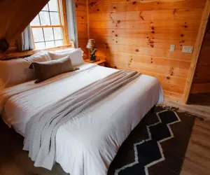 Photo 5 - Sleeps 16! Luxury Cabin With Game Room & Hot Tub