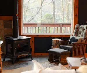 Photo 2 - Cozy Cabin With Hot Tub - Near all in Hocking Hills