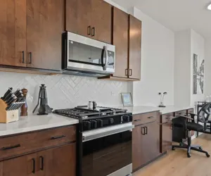 Photo 3 - Designer 3BR PH Near Fulton Market