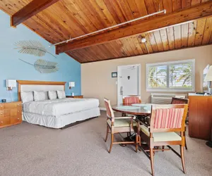 Photo 5 - Oceanfront Inn