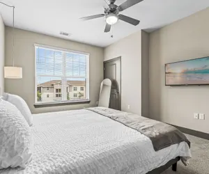 Photo 4 - Monarch Apartments 15m to Parks, Pet Friendly, Free Parking by Heavenly Homes
