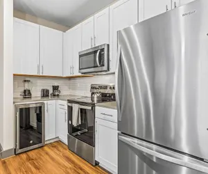 Photo 3 - Monarch Apartments 15m to Parks, Pet Friendly, Free Parking by Heavenly Homes