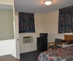Photo 5 - Tourest Motel